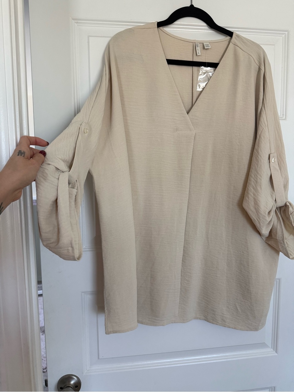 Cato Cream V-Neck Roll-Tab Sleeve Blouse